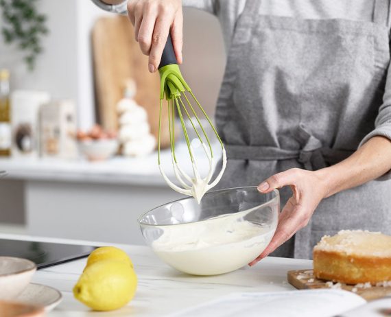 Joseph Joseph Twist 2-in-1 Green Whisk - Image 2