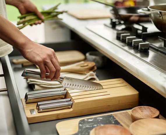 Joseph Joseph Elevate Steel Knife Set with In-drawer Bamboo Storage Tray - Image 2