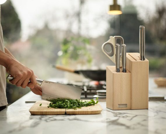 Joseph Joseph Elevate Fusion 5-piece Knife & Scissor Set with Beechwood Block - Image 2
