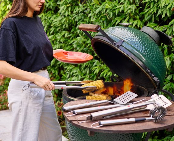 Joseph Joseph GrillOut 2-Piece Stainless-Steel BBQ Turner & Tongs Set - Image 3