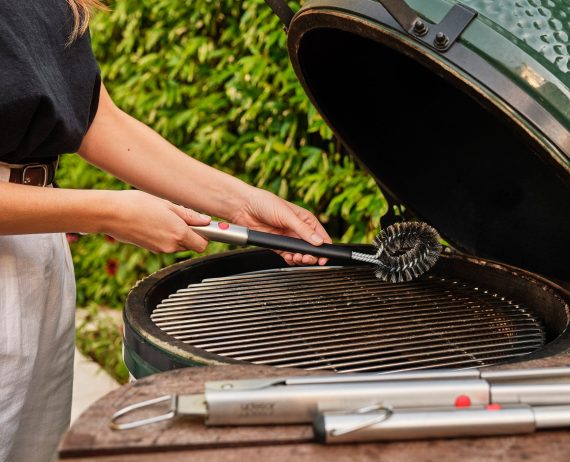 Joseph Joseph GrillOut Stainless-Steel BBQ Cleaning Brush with Extending Handle - Image 3
