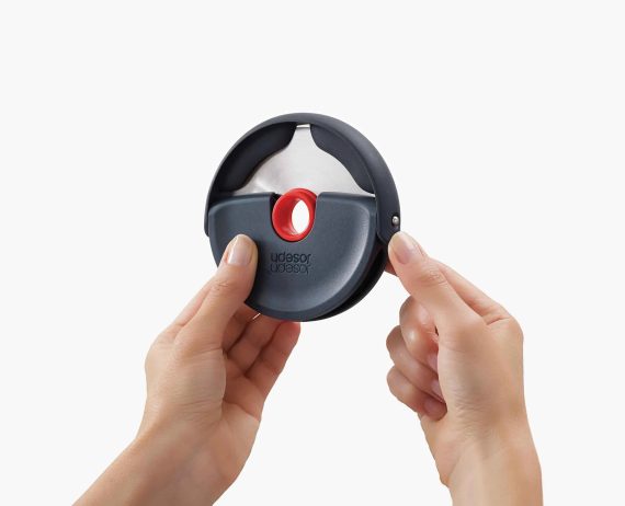 Joseph Joseph Disc Easy-clean Gray Pizza Cutter - Image 4