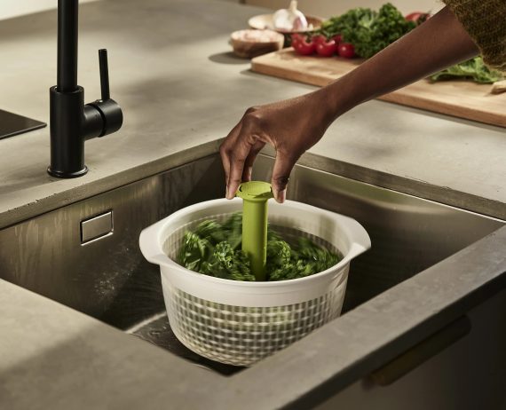 Joseph Joseph Spindola Green In-sink Salad-spinning Colander - Image 3