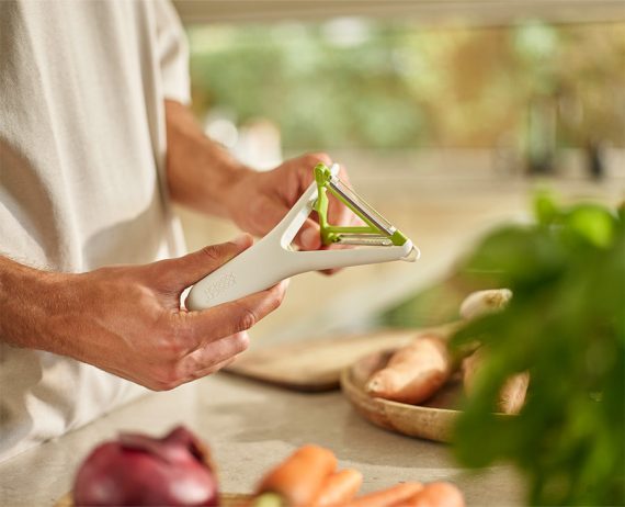 Joseph Joseph Switch 2-in-1 Peeler - Image 2