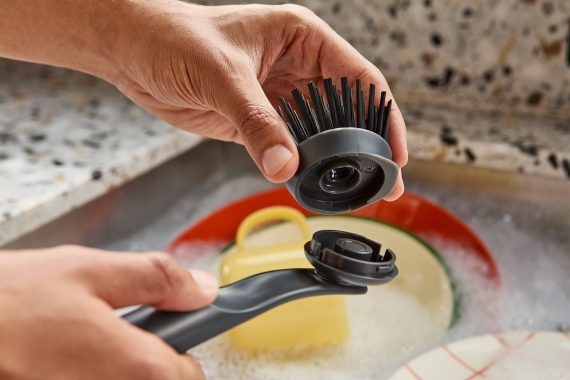 Joseph Joseph SinkTech Dish Brush with Replacement Head - Image 3