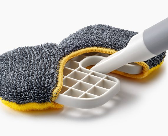 Joseph Joseph CleanTech 2-in-1 Surface Scrubber Tool with Extension Pole - Image 7