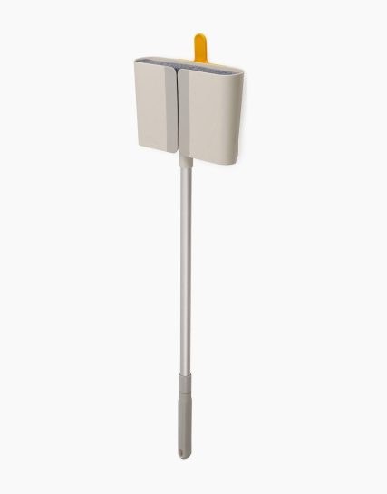 Joseph Joseph CleanTech Wall-Mounted Broom
