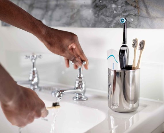 Joseph Joseph EasyStore Luxe Stainless-steel Toothbrush Caddy - Image 3