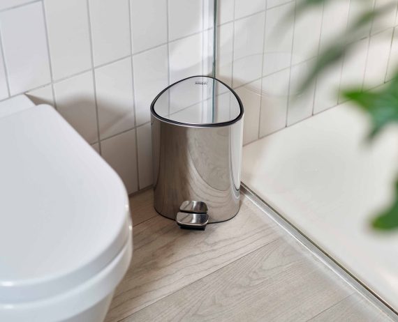 Joseph Joseph EasyStore Luxe 5L Stainless-steel Pedal Trash Can - Image 3