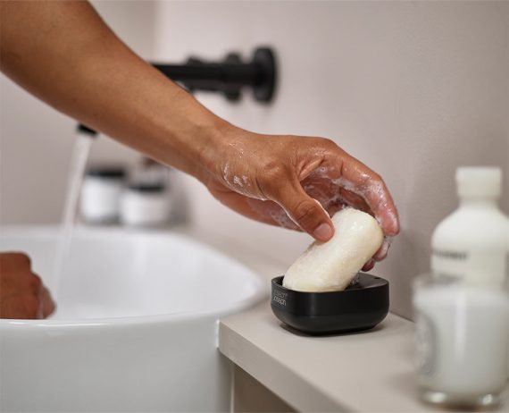 Joseph Joseph Slim Compact Matt Black Soap Dish - Image 2