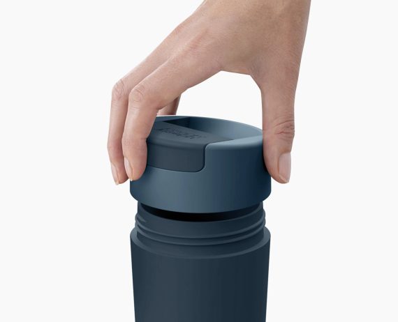 Joseph Joseph Sipp Blue Travel Mug Large with Hygienic Lid 454ml - Image 5