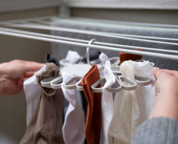 Joseph Joseph Petal 22-piece Quick-grip Ecru Drying Hanger - Image 3