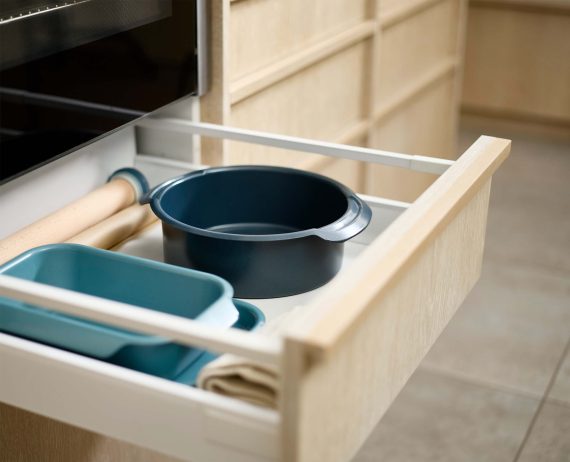Joseph Joseph Nest Bake Non-Stick 9" Blue Round Cake Pan - Image 3