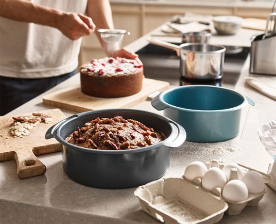 Joseph Joseph Nest Bake Non-Stick 2-piece Blue Round Cake Pan Set - Image 2