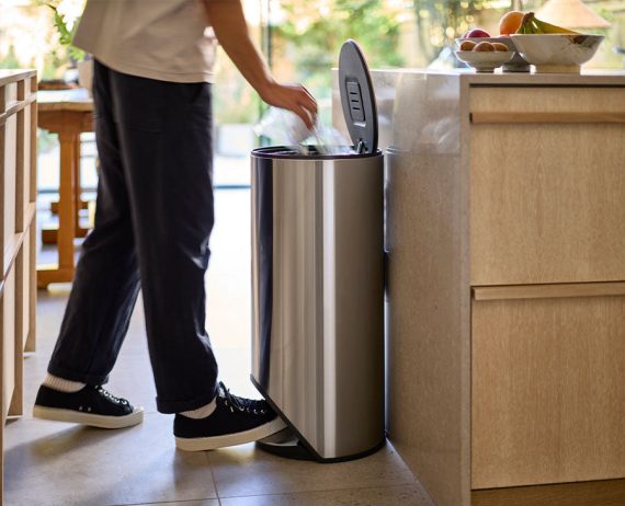 Joseph Joseph Arc 30L Easy-push Stainless-steel Pedal Trash Can - Image 2