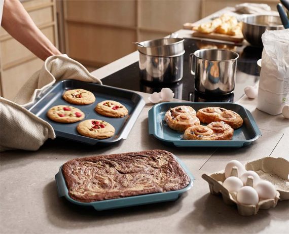 Joseph Joseph Nest Bake Non-Stick 3-piece Blue Baking Pan Set - Image 2